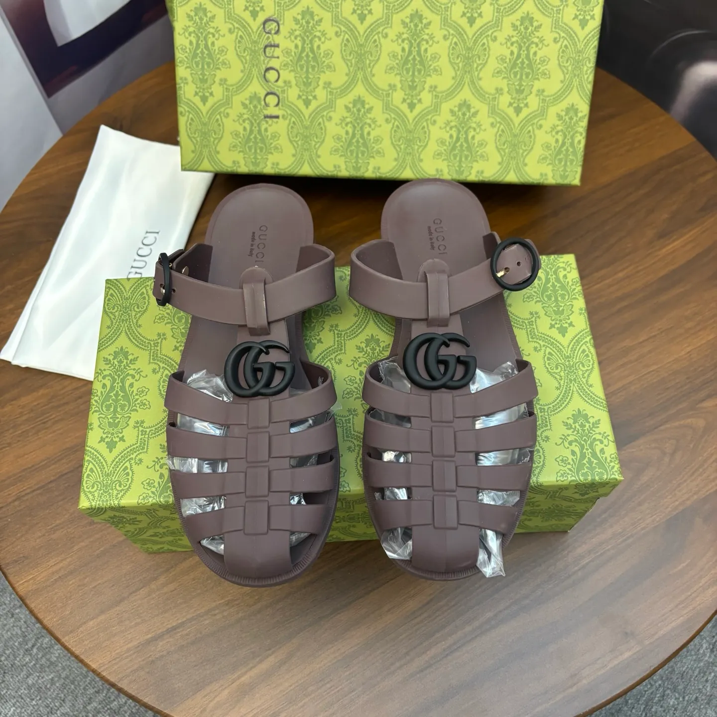 Men's shoes 260💰 [Gucci] Counter quality, top-quality original goods, real photos! Original TPU material, fine workmanship, comfortable; genuine 1:1 replica Size: 38 ~ 46
